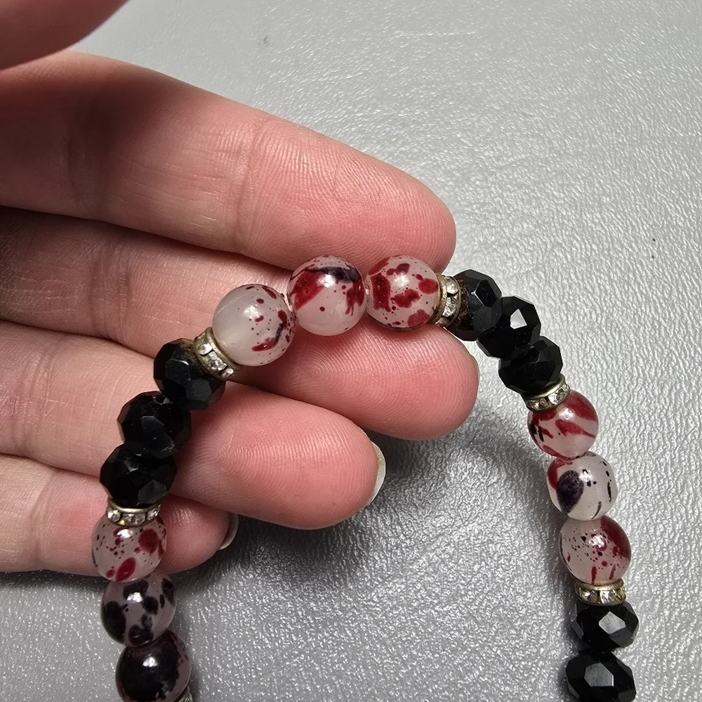 beautiful stretchy bracelet with heart charm